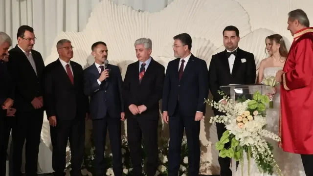 Vali İlhami Aktaş, Tunç Ailesinin Nikah Törenine Katıldı