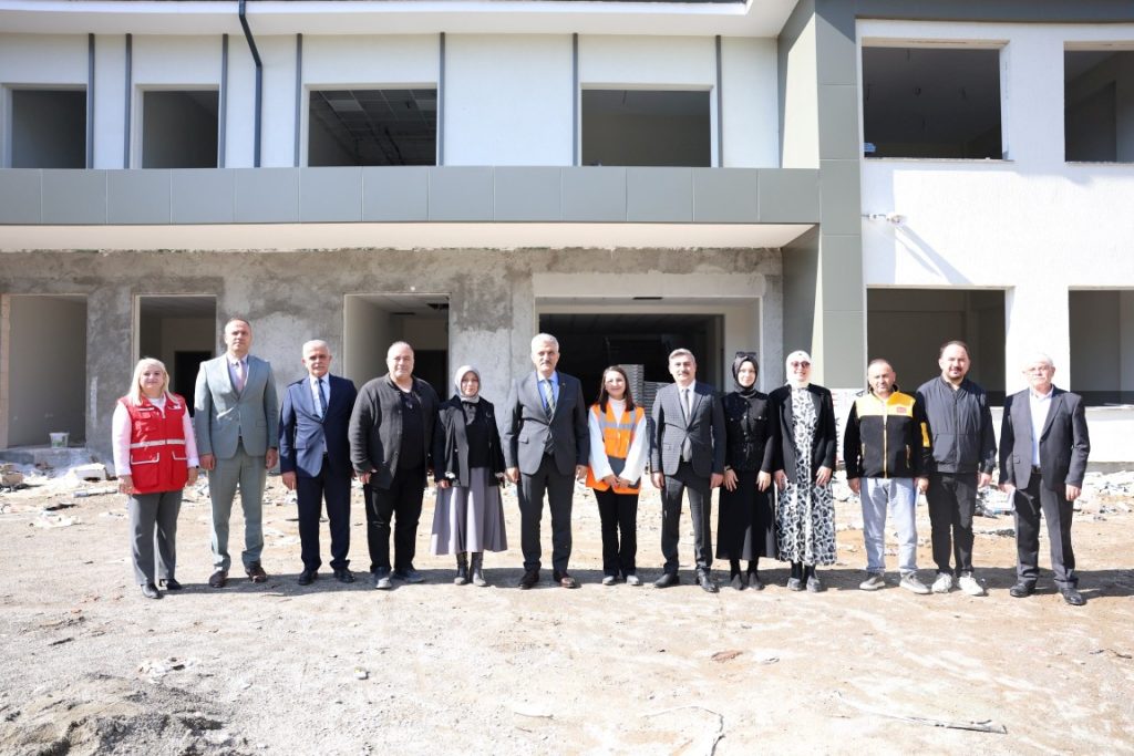 vali-mehmet-makas-duzcedeki-iki-egitim-yatirimini-yerinde-inceledi-1-121925