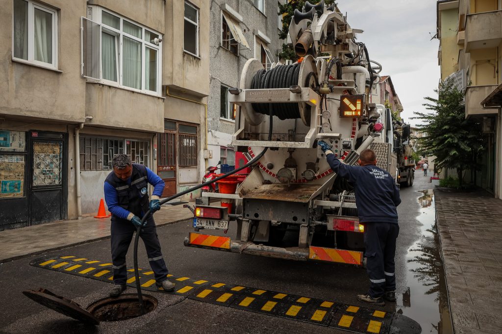 Beklenen olağanüstü yağışa karşı SASKİ tüm imkanlarıyla sahada olacak